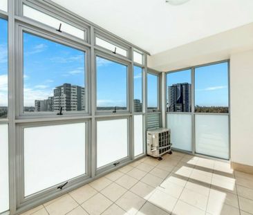 Sun-Filled Two Bedroom Apartment in the Heart of Burwood ! - Photo 6