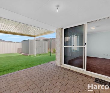 Easy-Care Living in a Relaxed Coastal Setting - Photo 5