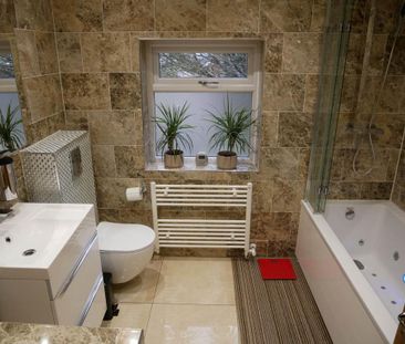 3 bedroom end of terrace house to rent - Photo 1