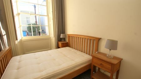 Basement Flat, 32 Montpellier Villas, CHELTENHAM GL502XF - Photo 4