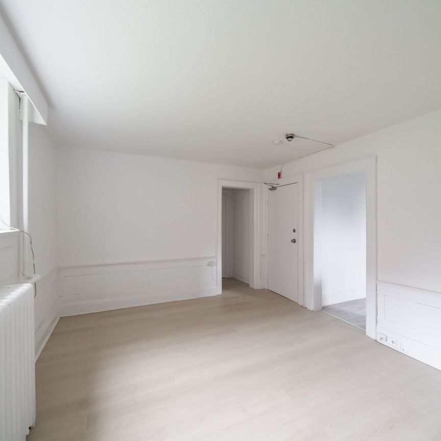 For Lease - 10 Kingston Road Unit# 82, Toronto, Ontario - Photo 1