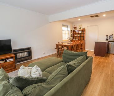 Neat & Tidy Family Home in a Quiet Location - Photo 4