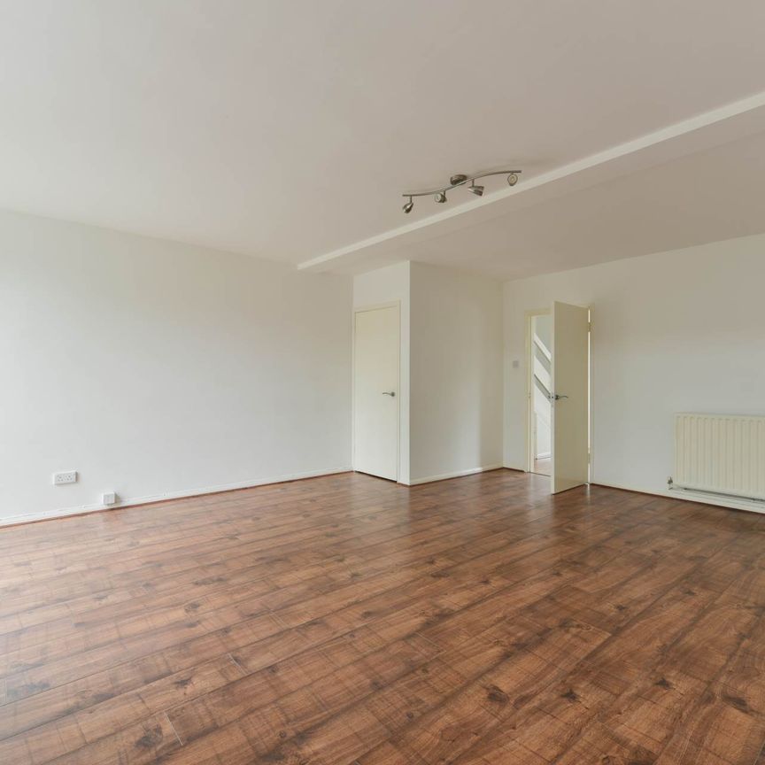 High Street, Banstead - Photo 1