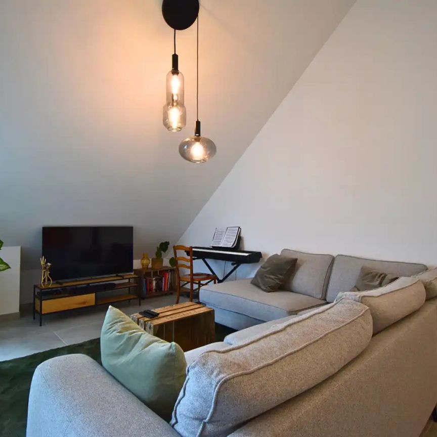 Verzorgd appartement met 2 slaapkamers en terras te huur nabij het centrum van Sint-Pieters-Leeuw - Foto 1