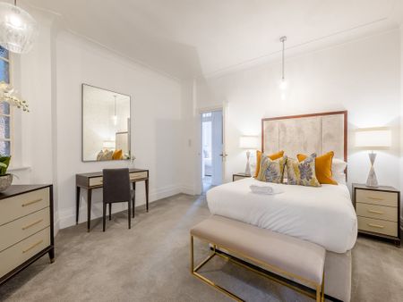 TWO BEDROOM, TO LET, PARK ROAD NW8 - Photo 3