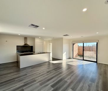 Family Friendly Home with Room to Play - Photo 2