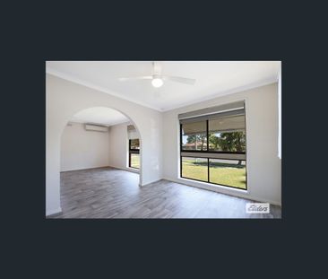 Four bedroom family living! - Photo 1