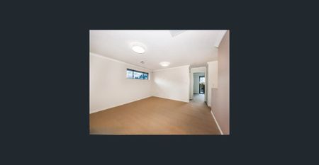 Family Comfort and Versatility in the Heart of Ermington - Photo 3