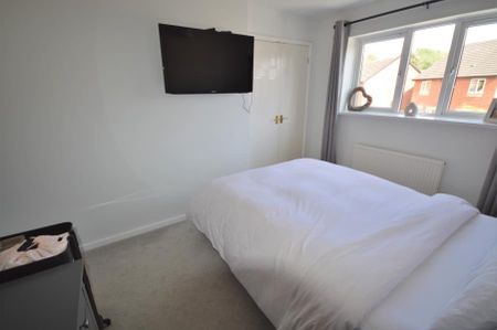 2 bedroom end of terrace house to rent - Photo 5