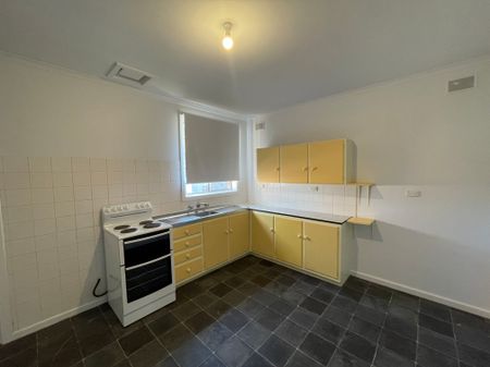 To register & apply for this property, please use this link: https://snug. com/ - Photo 5