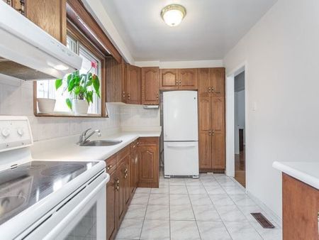 For Lease - 80 Tansley Avenue Unit# MAIN FLOOR, Toronto, Ontario - Photo 2