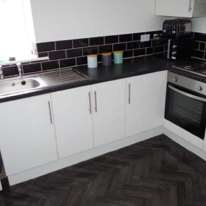 3 bedroom property to rent in Salford - Photo 1