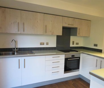 Commercial Road, Southampton - Photo 2