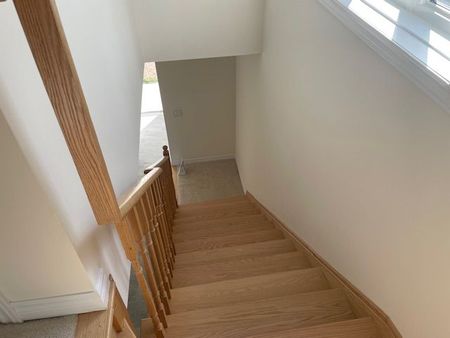 For Lease - 10 Hillcroft Way, Kawartha Lakes, Ontario - Photo 5