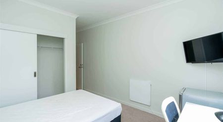 Furnished Room in Hillcrest - Photo 3