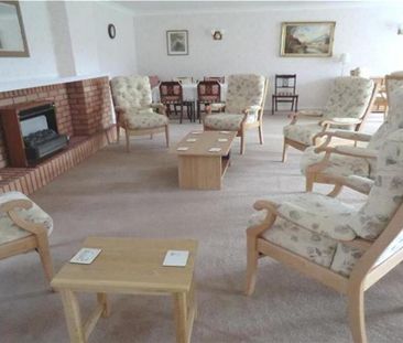 1 bedroom retirement property to rent - Photo 5