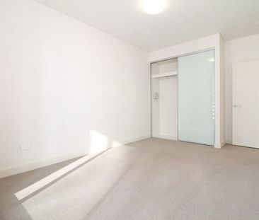 Large study | Large bedroom - Photo 5