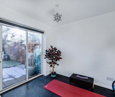 3 bedroom terraced house to rent - Photo 1