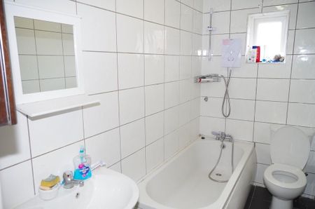 4 bedroom house share to rent - Photo 3