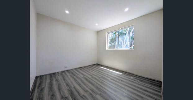 Bright, North-Facing Apartment in a Highly Connected Location - Photo 1