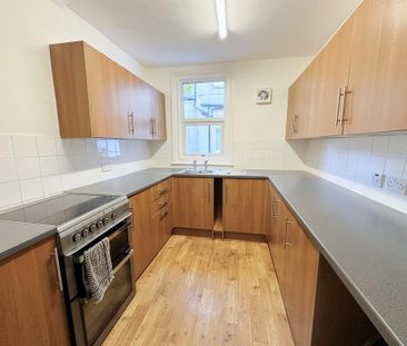 4 bedroom terraced house to rent - Photo 4