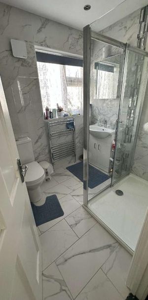 Rutland Road, Southall, UB1 - Photo 1