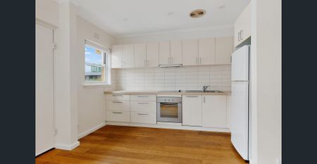 WELCOME TO ELWOOD - Photo 2