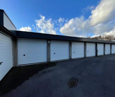 Verzorgd gelijkvloers appartement met 2 slaapkamers en garage. - Photo 5