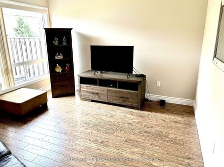 For Lease - 2467 Springforest Drive, Oakville, Ontario - Photo 2