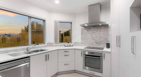 Cockle Bay, 6 bedrooms - Photo 2