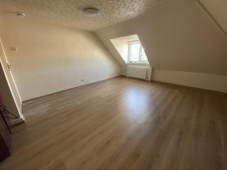 House share to rent - Photo 2