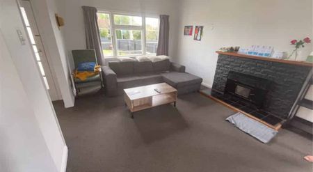 Family Friendly Home - Photo 5