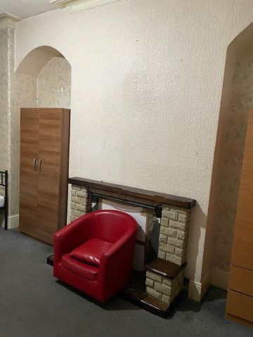 Room in a Shared House, Green Lane, IG3 - Photo 5