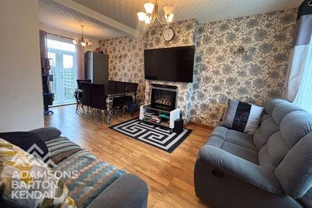 3 bedroom semi-detached house to rent - Photo 3