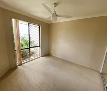 Large Family Home in Sought After Pacific Pines Location! - Photo 2