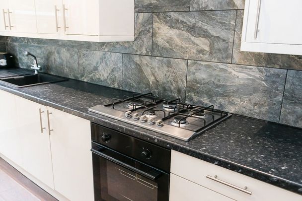 Otley Road, Headingley, Leeds - Photo 1