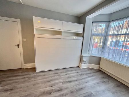 Studio Flat, London, NW11 - Photo 3