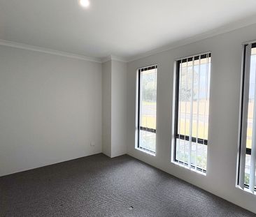 Near New Luxury 4x2 Home&excl; - Photo 3