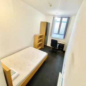 House share to rent - Photo 2