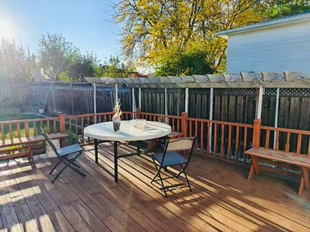 For Lease - 642 Eaglemount Crescent, Mississauga, Ontario - Photo 2