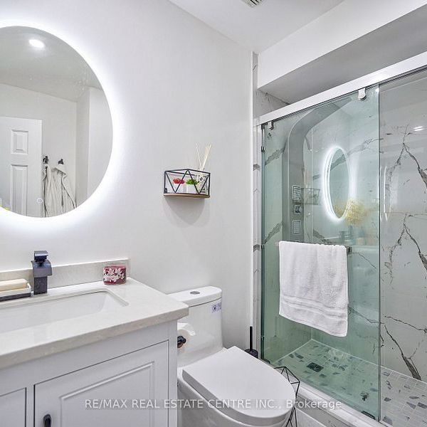 For Lease - 6202 Tenth Line, Mississauga, Ontario - Photo 1