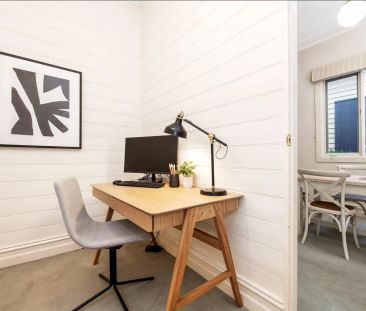 Gorgeous Period Features With Modern Conveniences - Photo 5