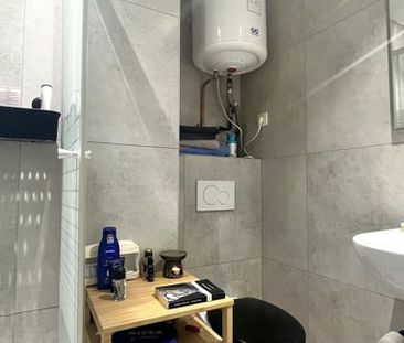Appartement te huur in Antwerpen voor € 790 met 1 slaapkamer - Foto 4