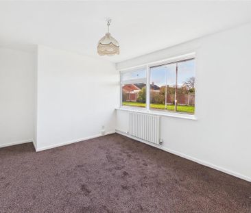 2 bedroom semi-detached bungalow to rent - Photo 6