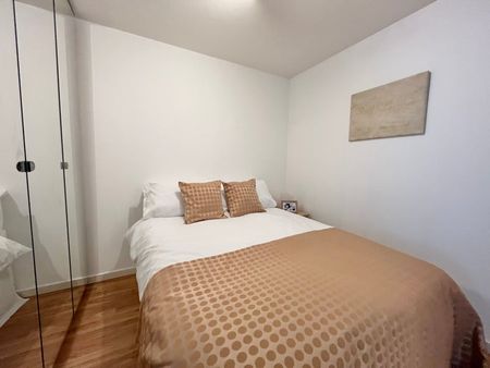 1 Bed Flat, Marco Island, NG1 - Photo 4