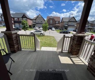 Detached Home For Lease | N9250168 - Photo 4