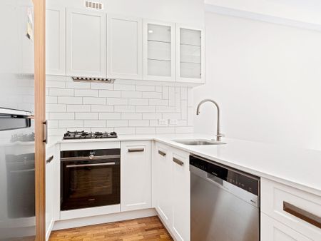 Designer townhome in a connected village setting - Photo 2