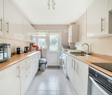 Terraced House to rent on - Photo 4