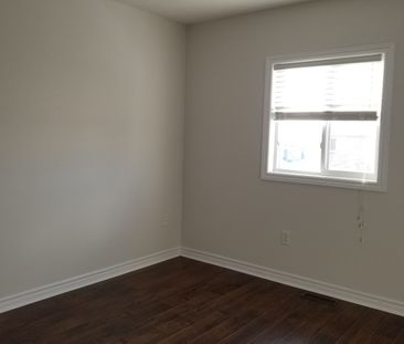 For Lease - 38 Lang Drive Unit# upper unit, Barrie, Ontario - Photo 5