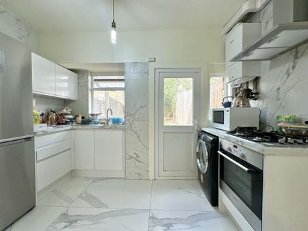 2 bedroom terraced house to rent - Photo 5
